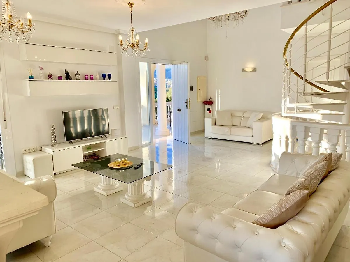 Villa Lissa Luxe フエンヒロラ