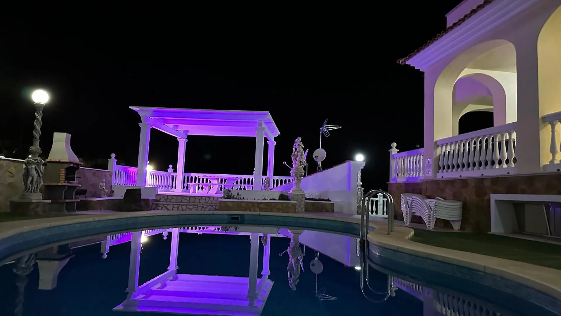 Villa Lissa Luxe フエンヒロラ
